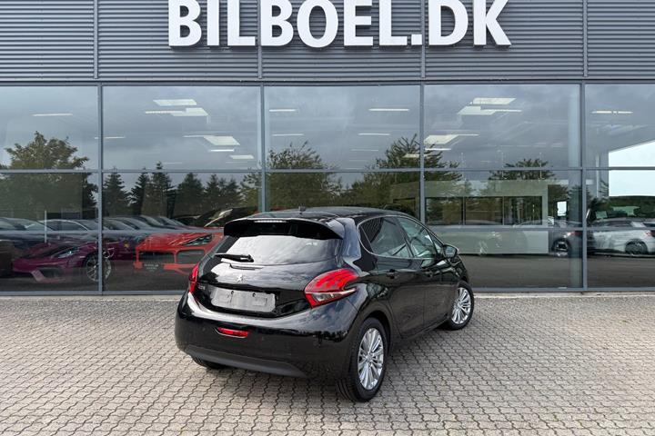Sort Peugeot 208 fra 2019