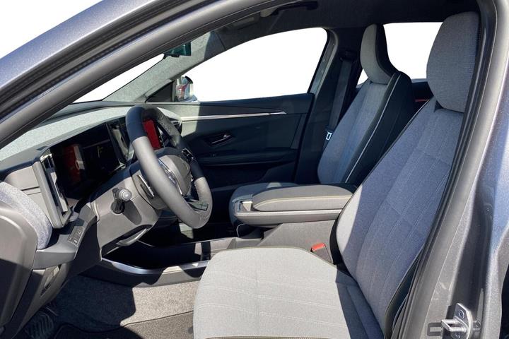 Beige Renault Scenic E-Tech fra 2025