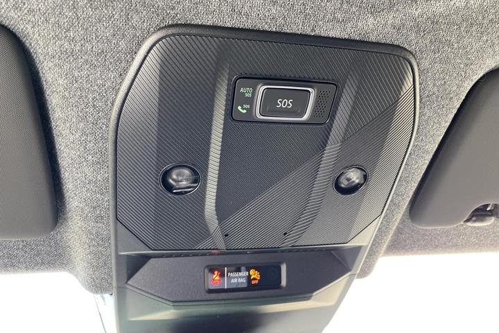 Beige Renault Scenic E-Tech fra 2025