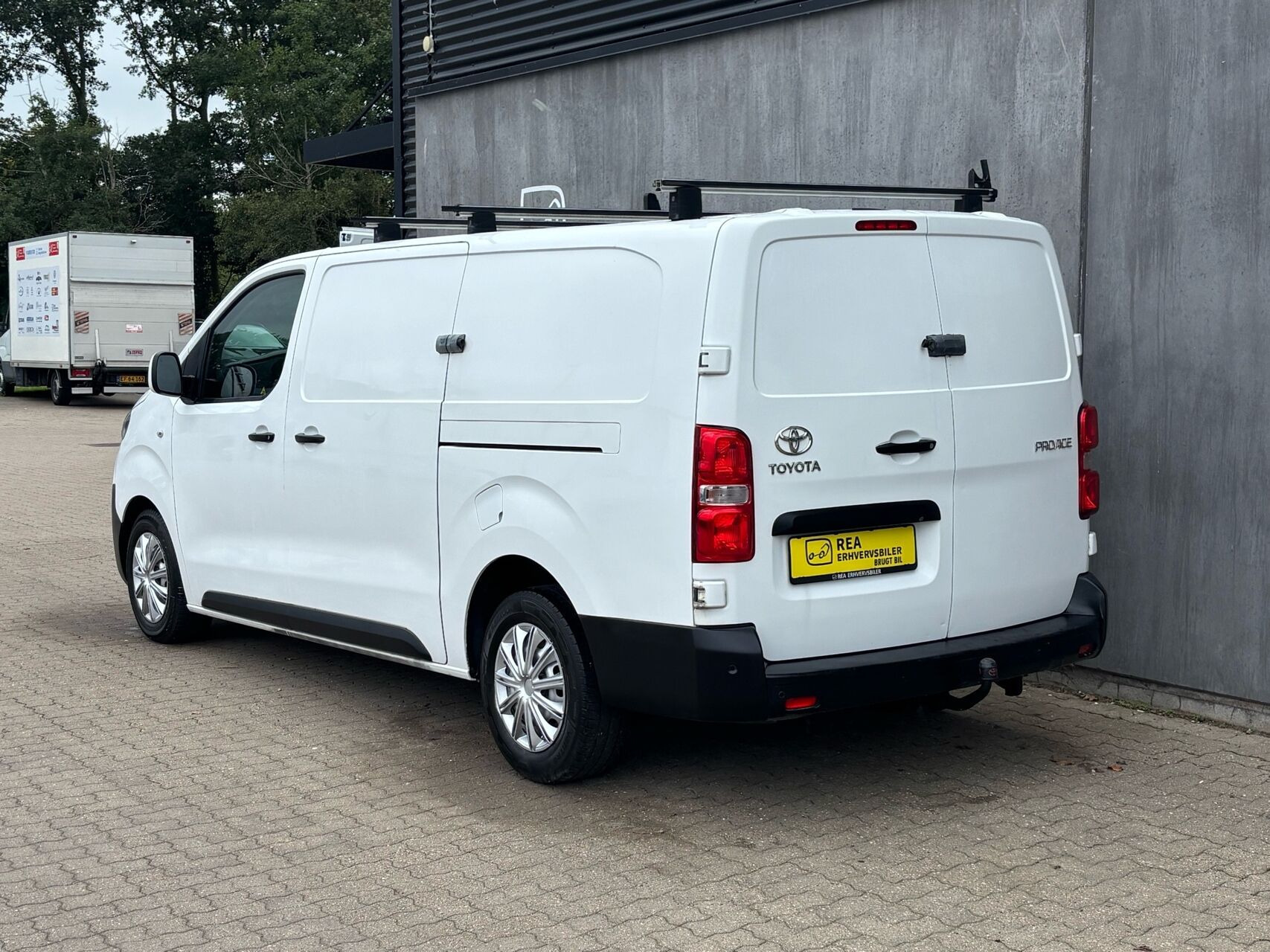 Hvid Toyota ProAce fra 2018