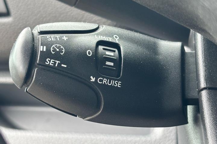 Hvid Toyota ProAce fra 2018