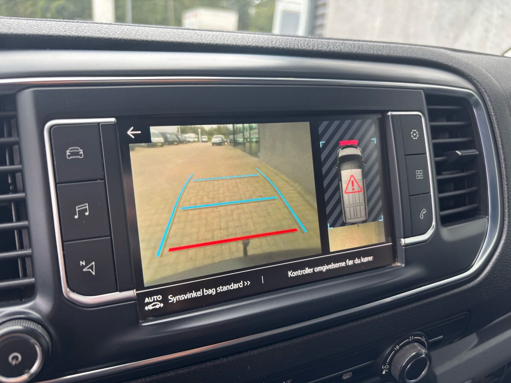 Hvid Toyota ProAce fra 2018