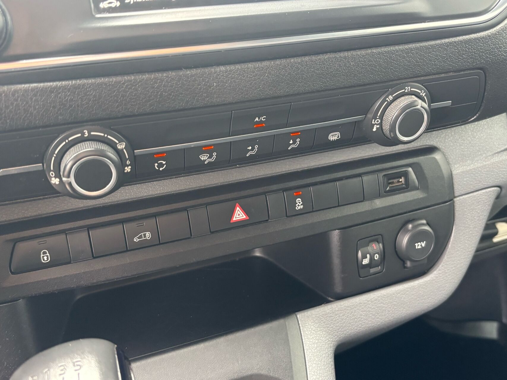 Hvid Toyota ProAce fra 2018