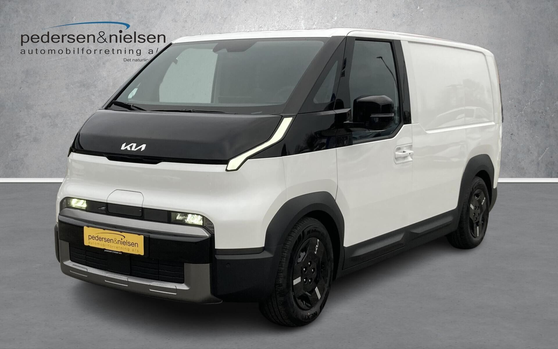 Kia PV5 Cargo L2H1 EL Long Range Work 163HK Van Aut.