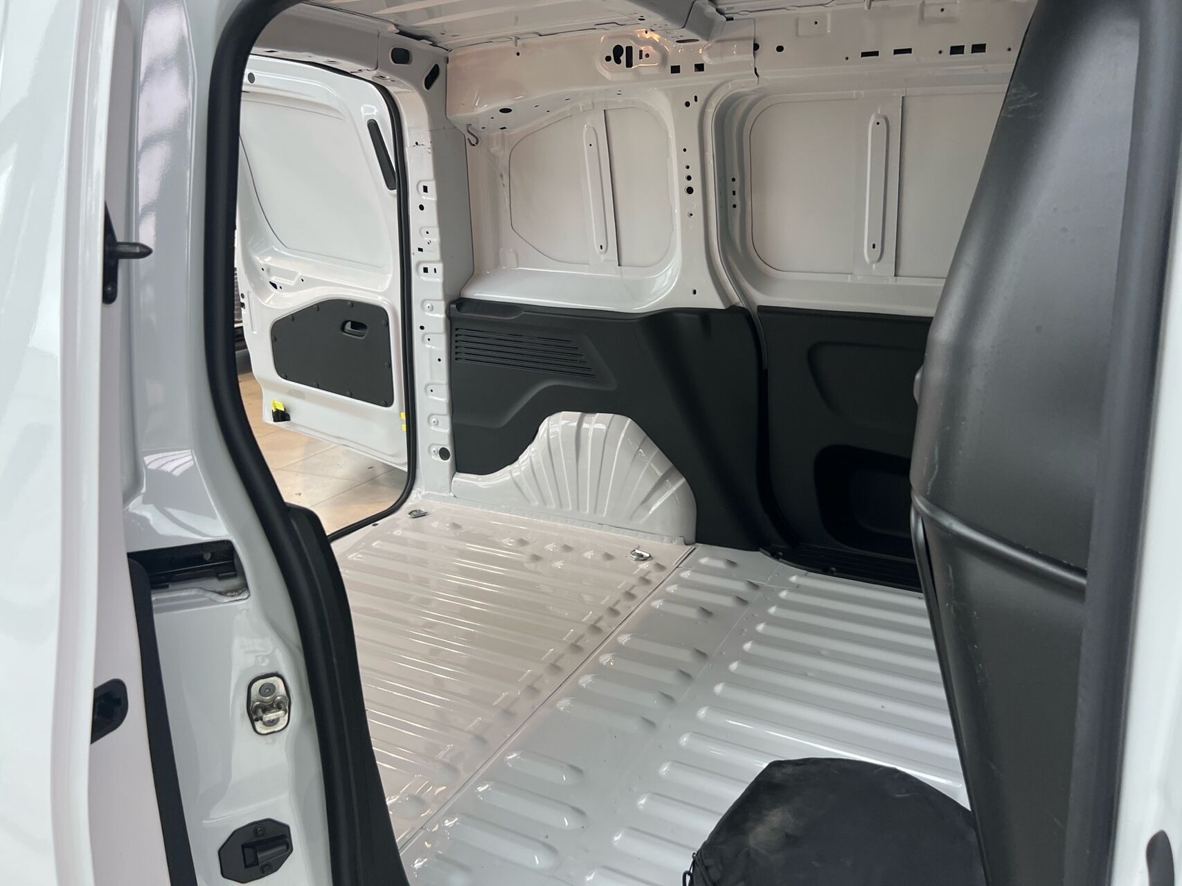 Hvid Citroën ë-Berlingo fra 2023