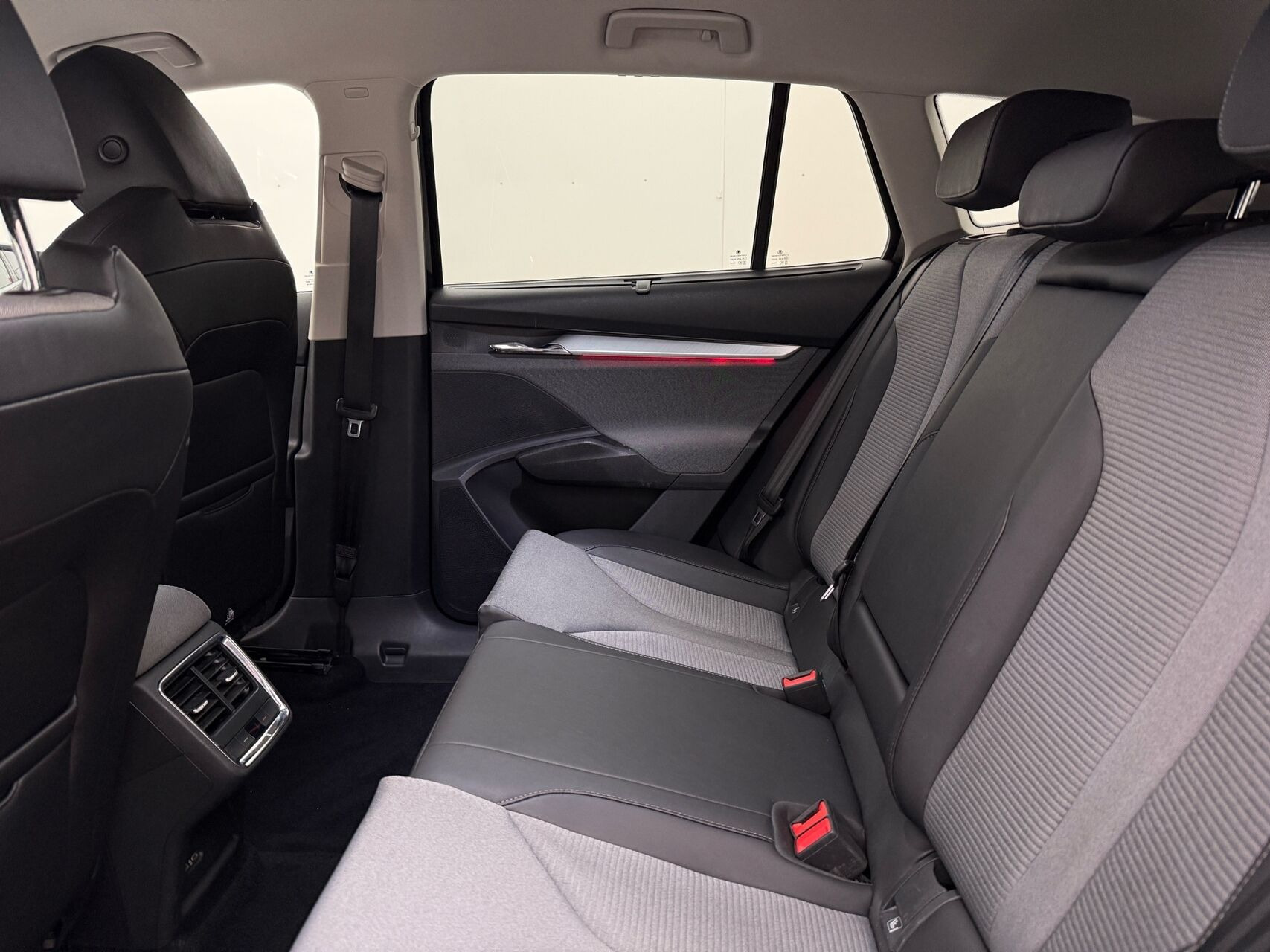 Sort Skoda Enyaq fra 2021