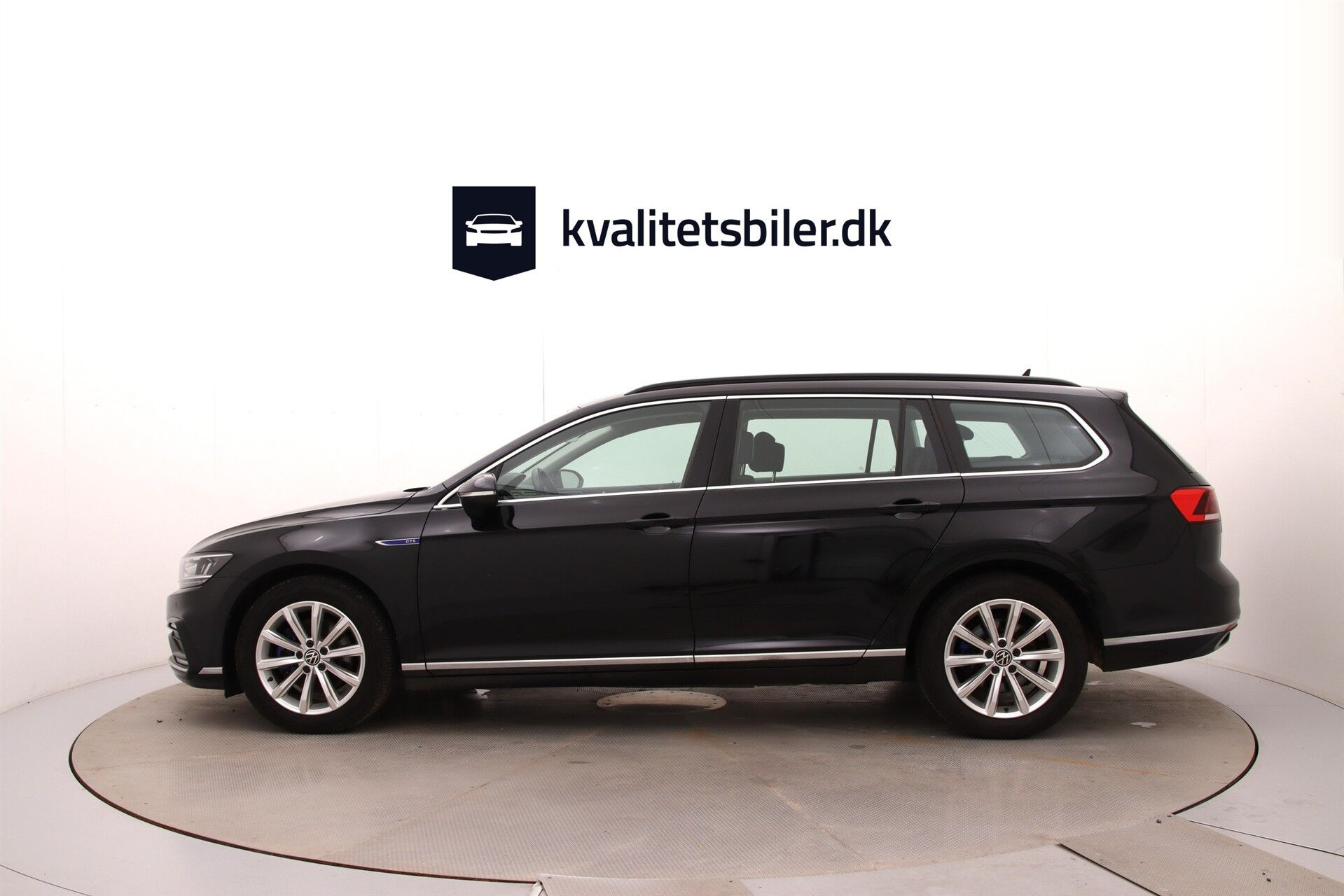 Sort VW Passat fra 2022