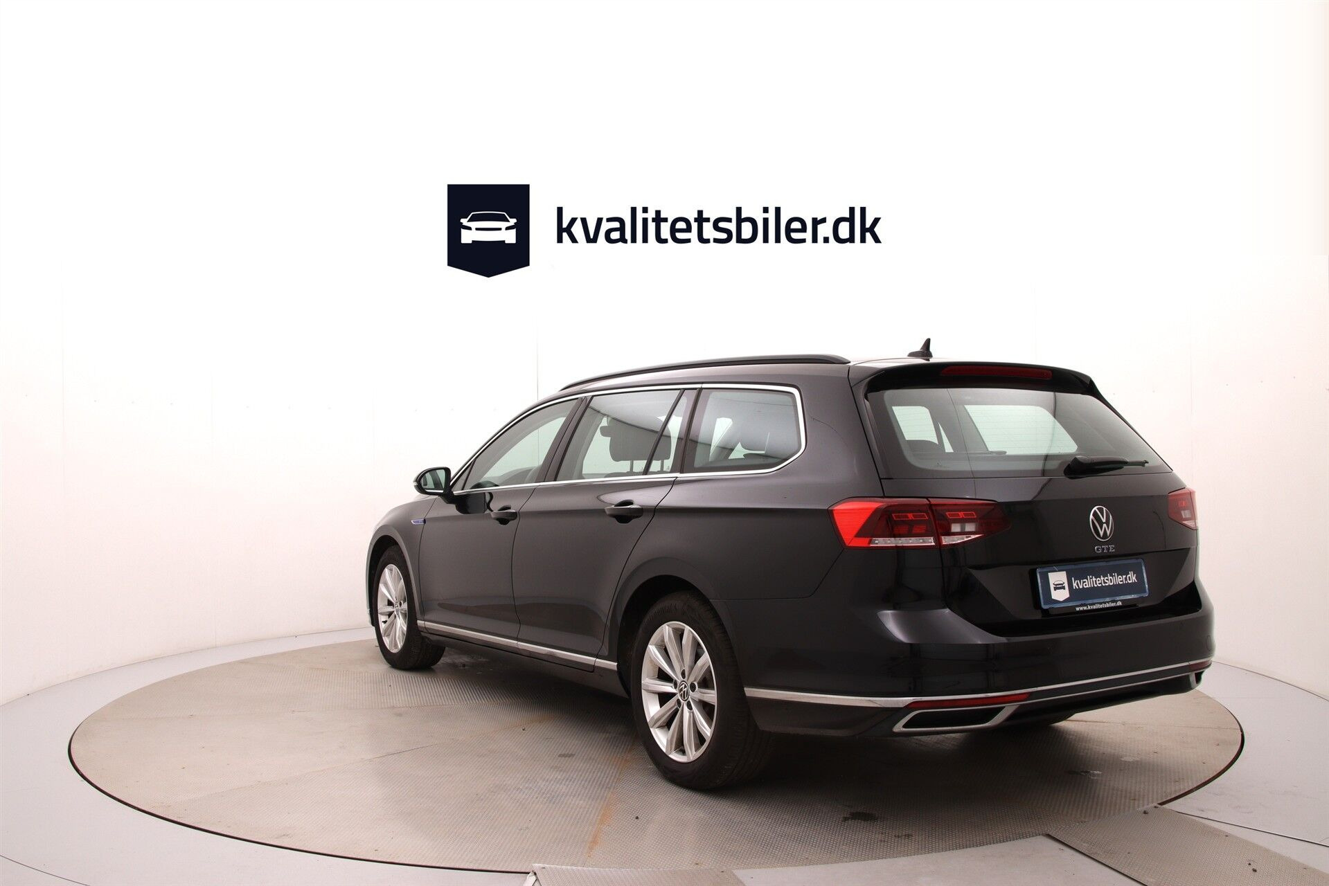 Sort VW Passat fra 2022