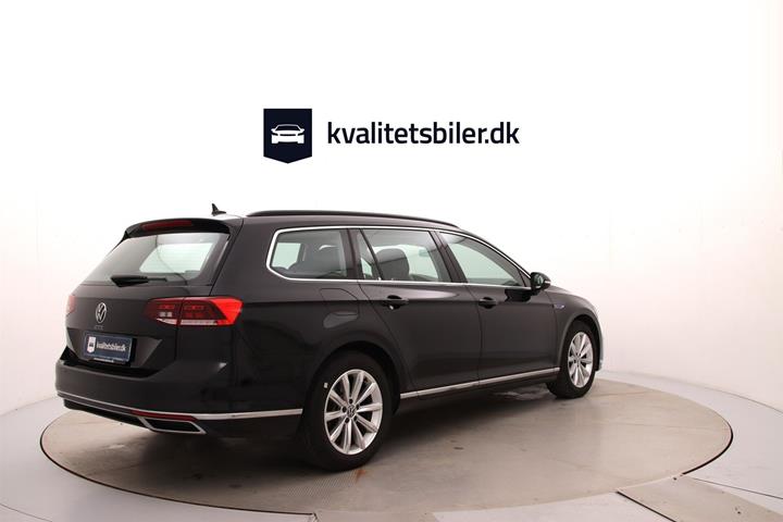 Sort VW Passat fra 2022