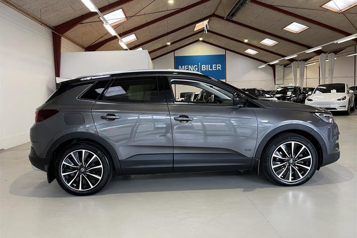 Sort Opel Grandland X fra 2021