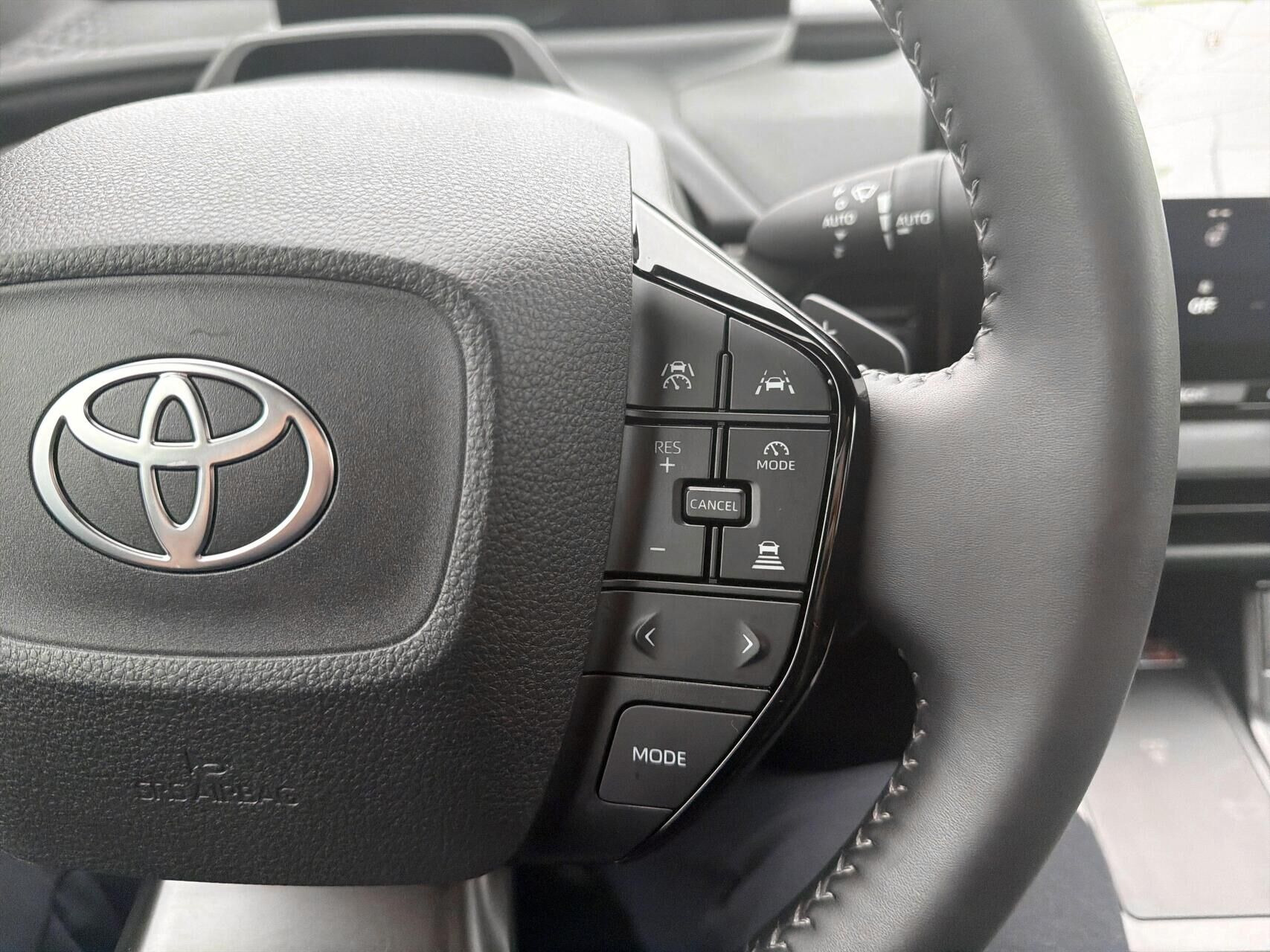 Sort Toyota BZ4X fra 2026
