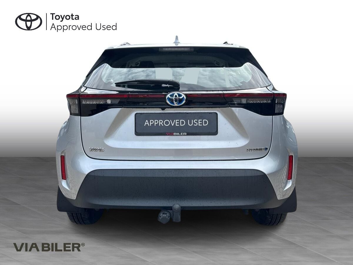 Sølv Toyota Yaris Cross fra 2023