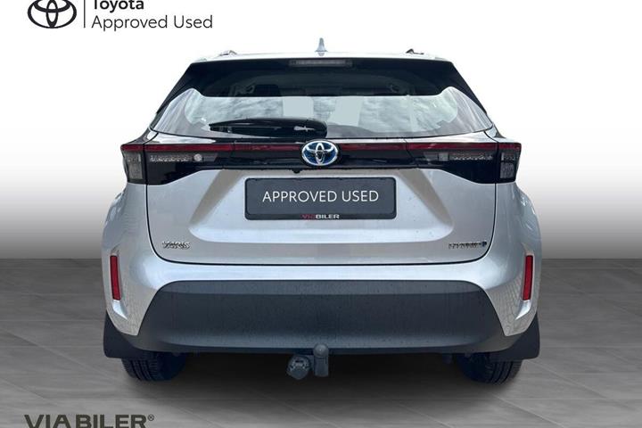 Sølv Toyota Yaris Cross fra 2023