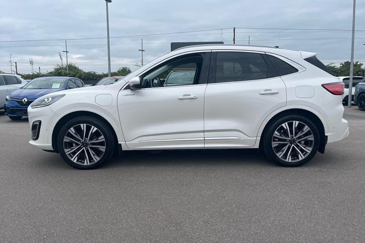 Hvid Ford Kuga fra 2022