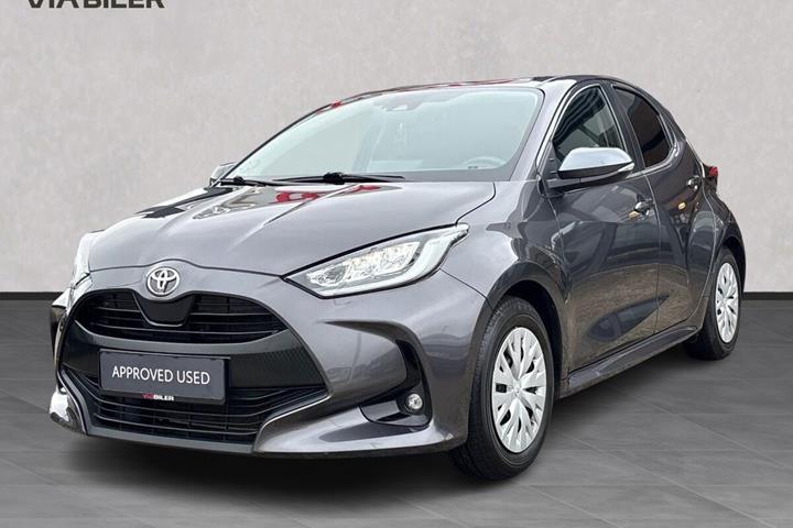 Grå Toyota Yaris fra 2021