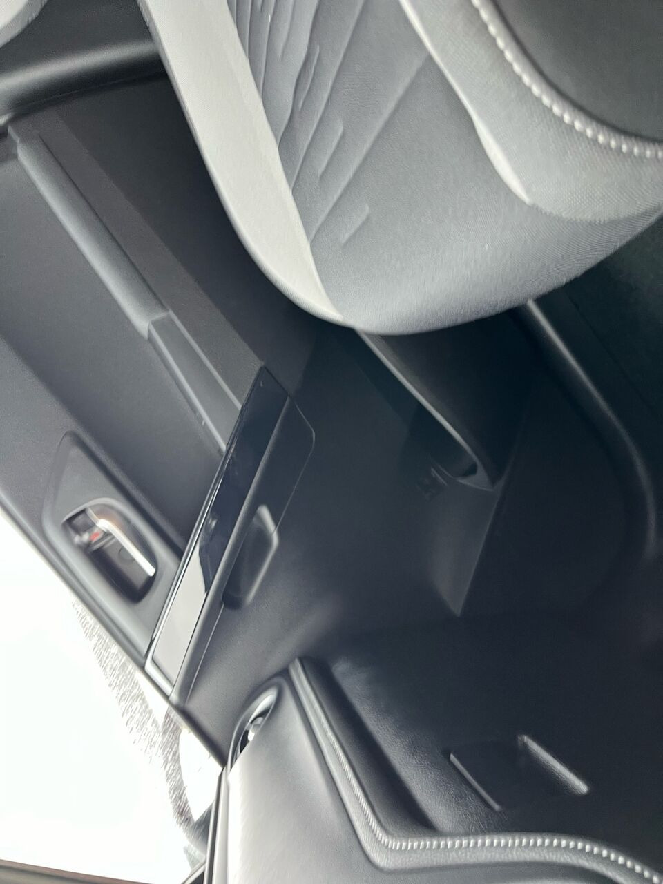 Rød Toyota Auris fra 2016