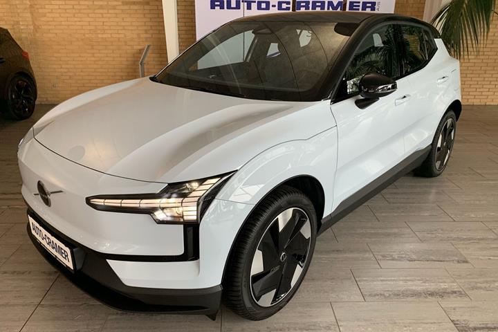 Hvid Volvo EX30 fra 2025