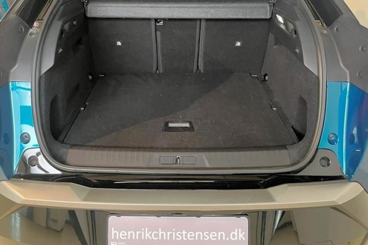 Blå Peugeot e-3008 fra 2025