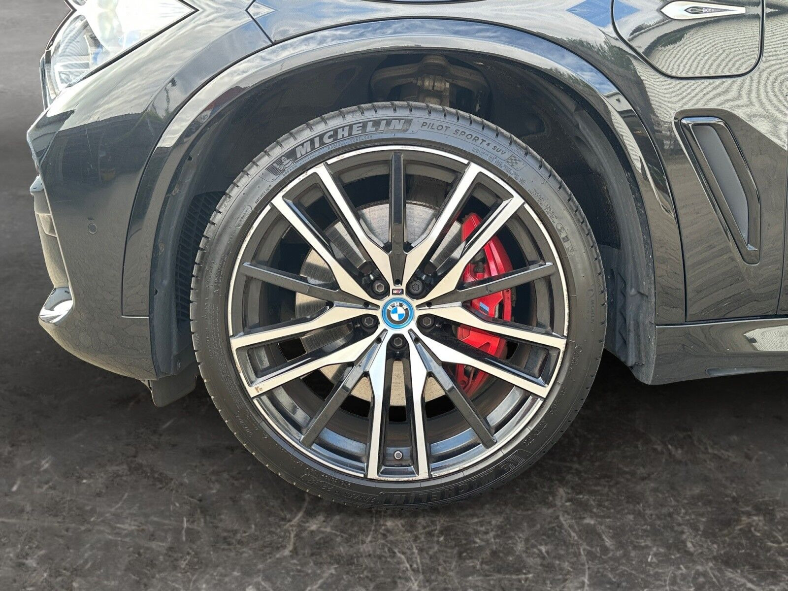Sort BMW X5 fra 2021