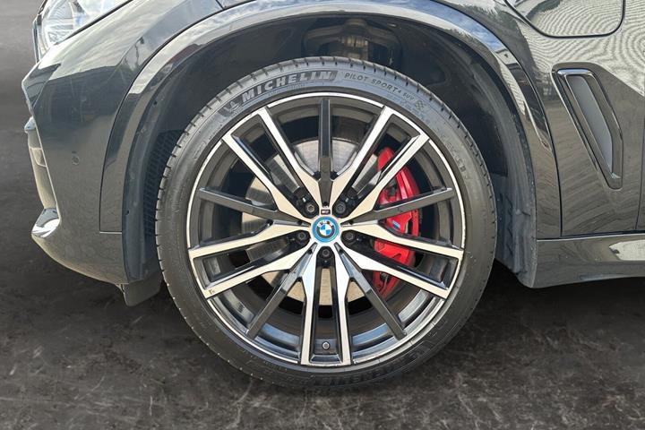 Sort BMW X5 fra 2021