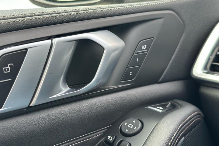Sort BMW X5 fra 2021