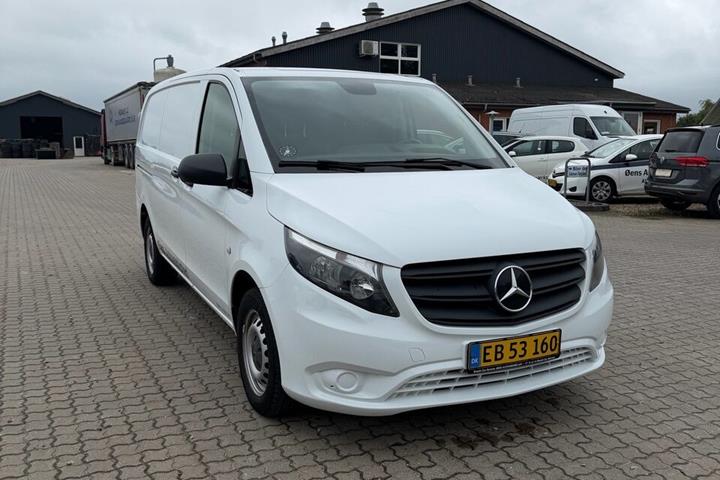 Hvid Mercedes Vito fra 2020