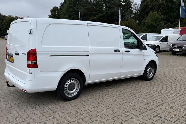 Hvid Mercedes Vito fra 2020