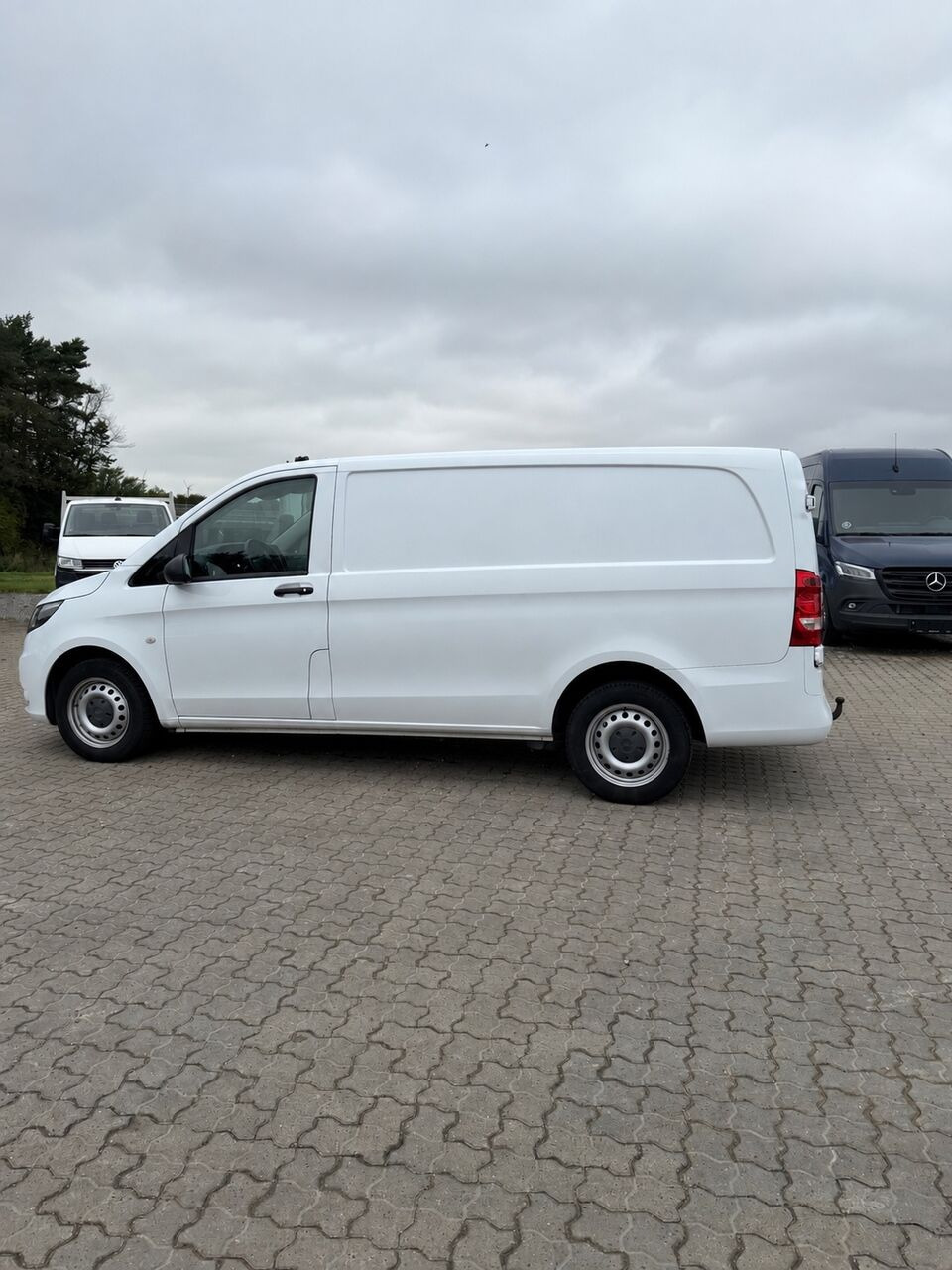 Hvid Mercedes Vito fra 2020