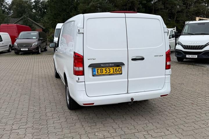 Hvid Mercedes Vito fra 2020