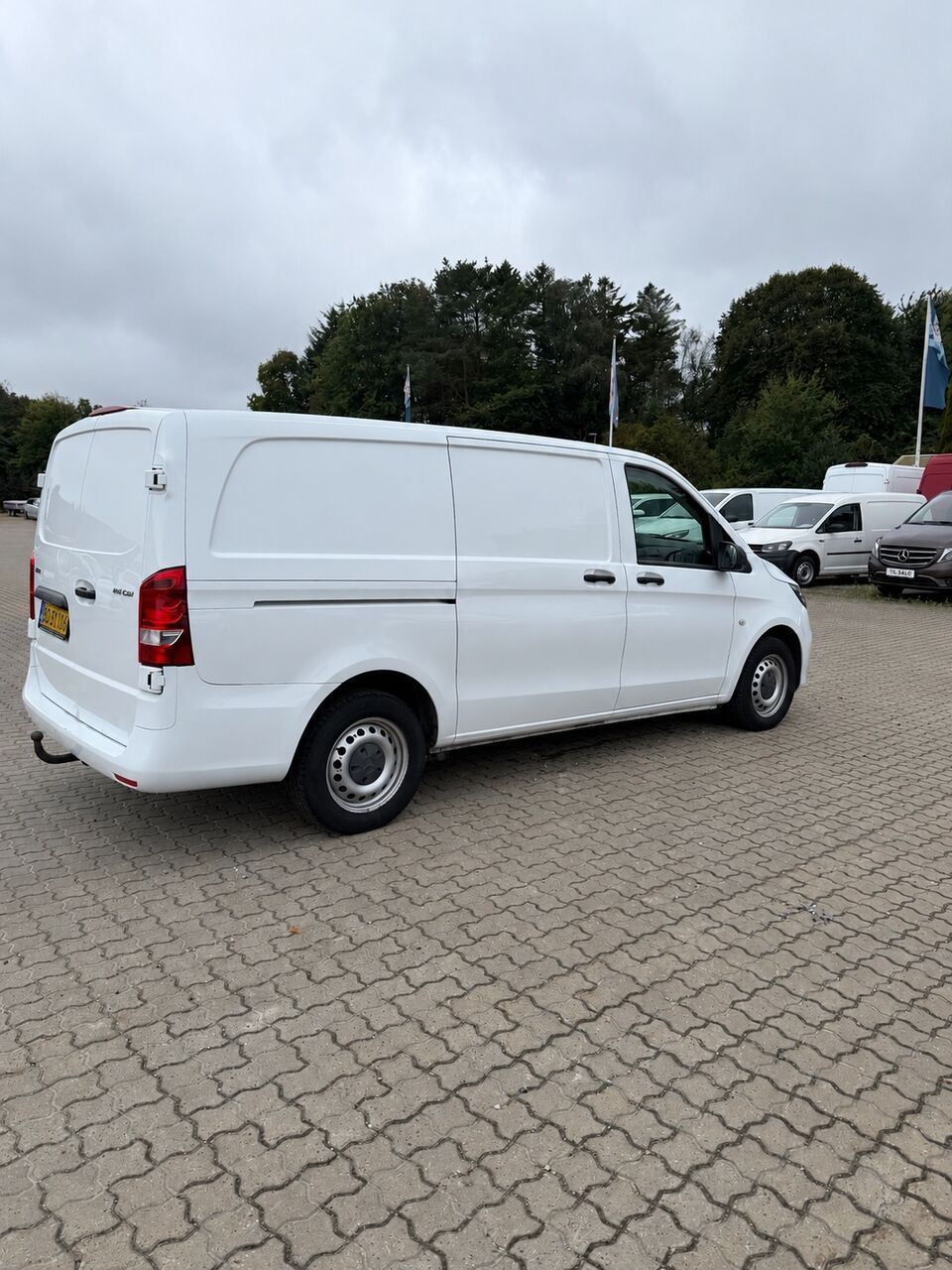 Hvid Mercedes Vito fra 2020