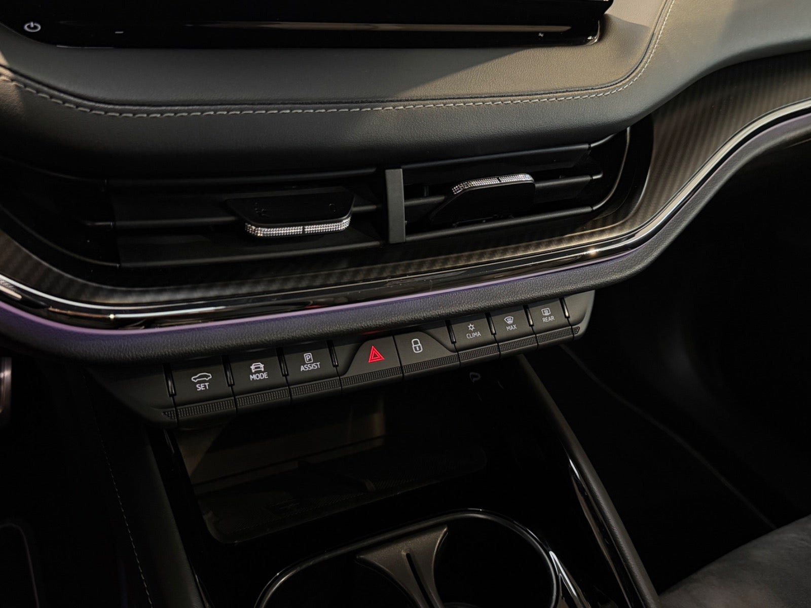 Blå Skoda Enyaq fra 2024