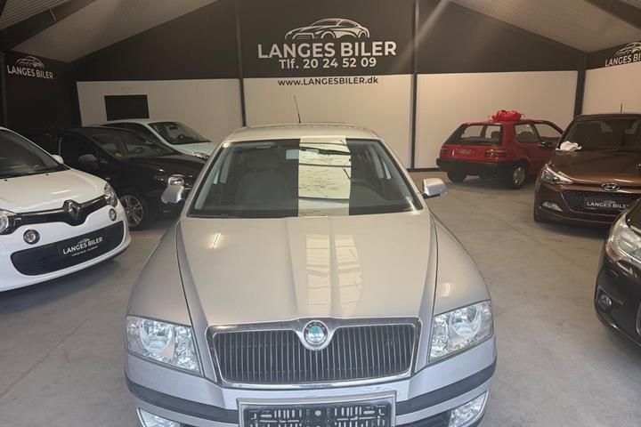 Sølv Skoda Octavia fra 2004