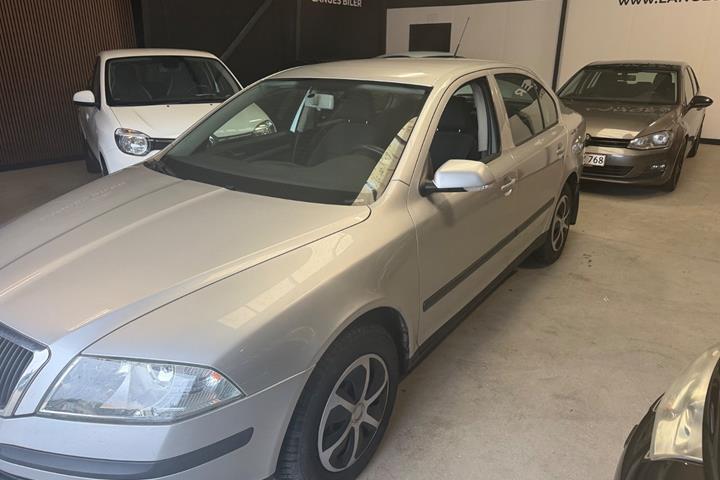 Sølv Skoda Octavia fra 2004