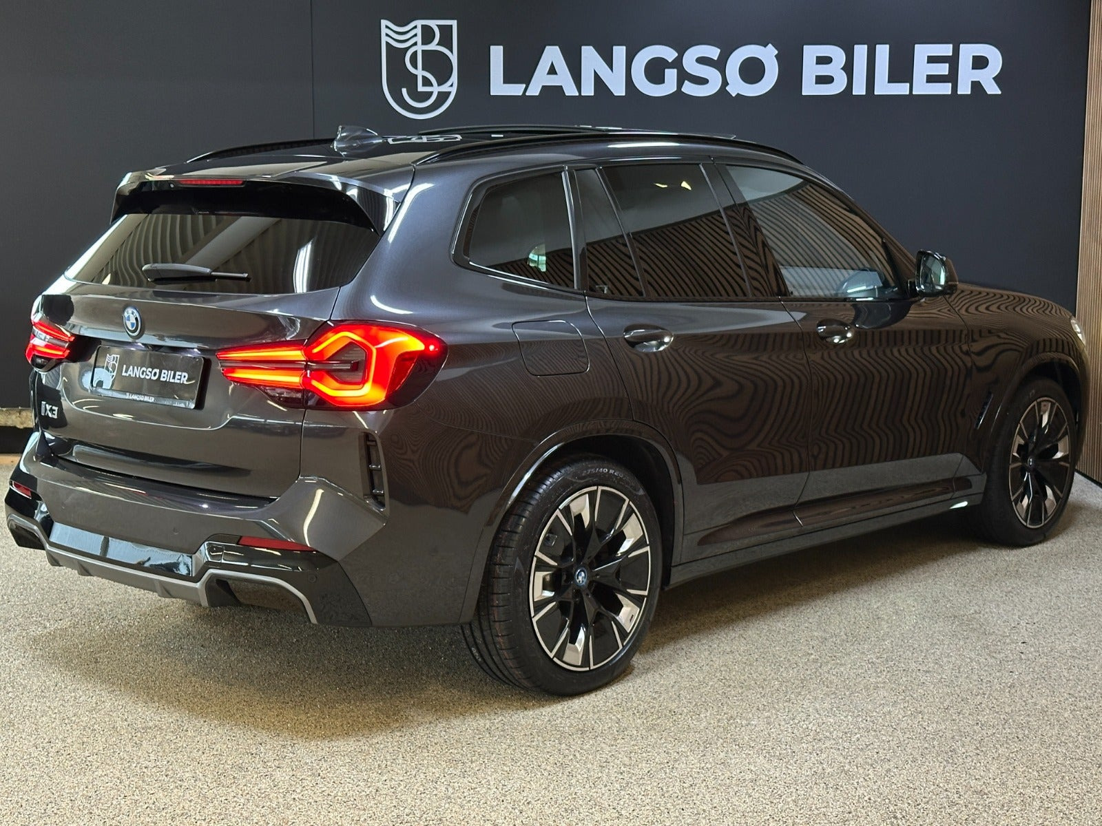 Sort BMW iX3 fra 2022