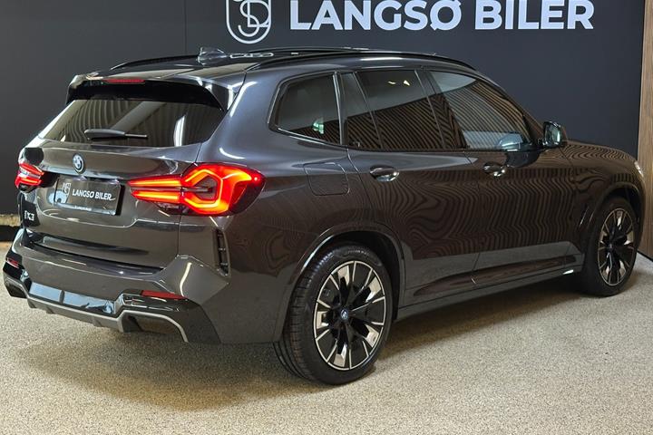 Sort BMW iX3 fra 2022