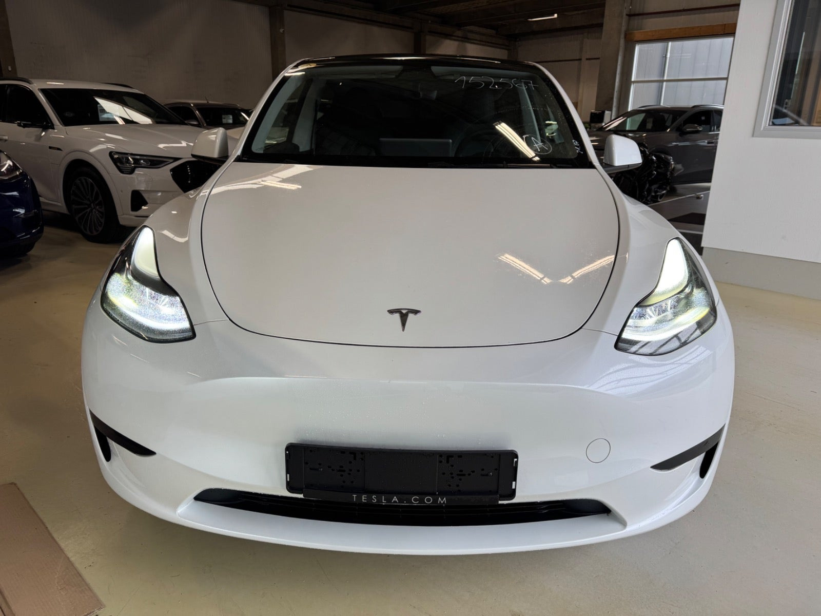 undefined Tesla Model Y fra 2023