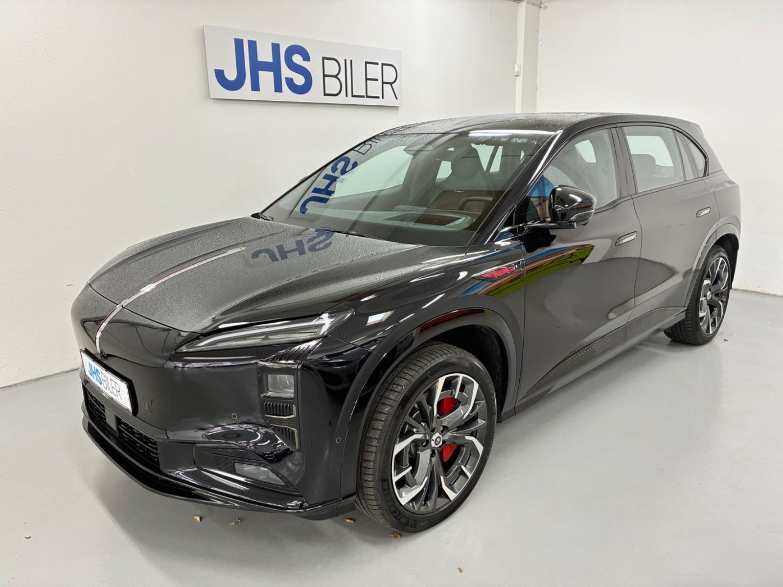 Hongqi EHS7 111 Exclusive