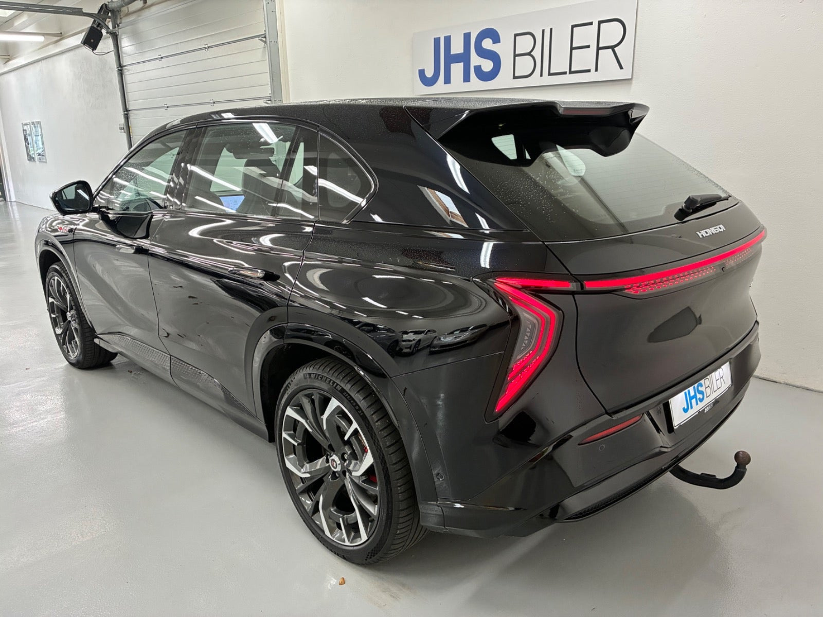 Sort Hongqi EHS7 fra 2025