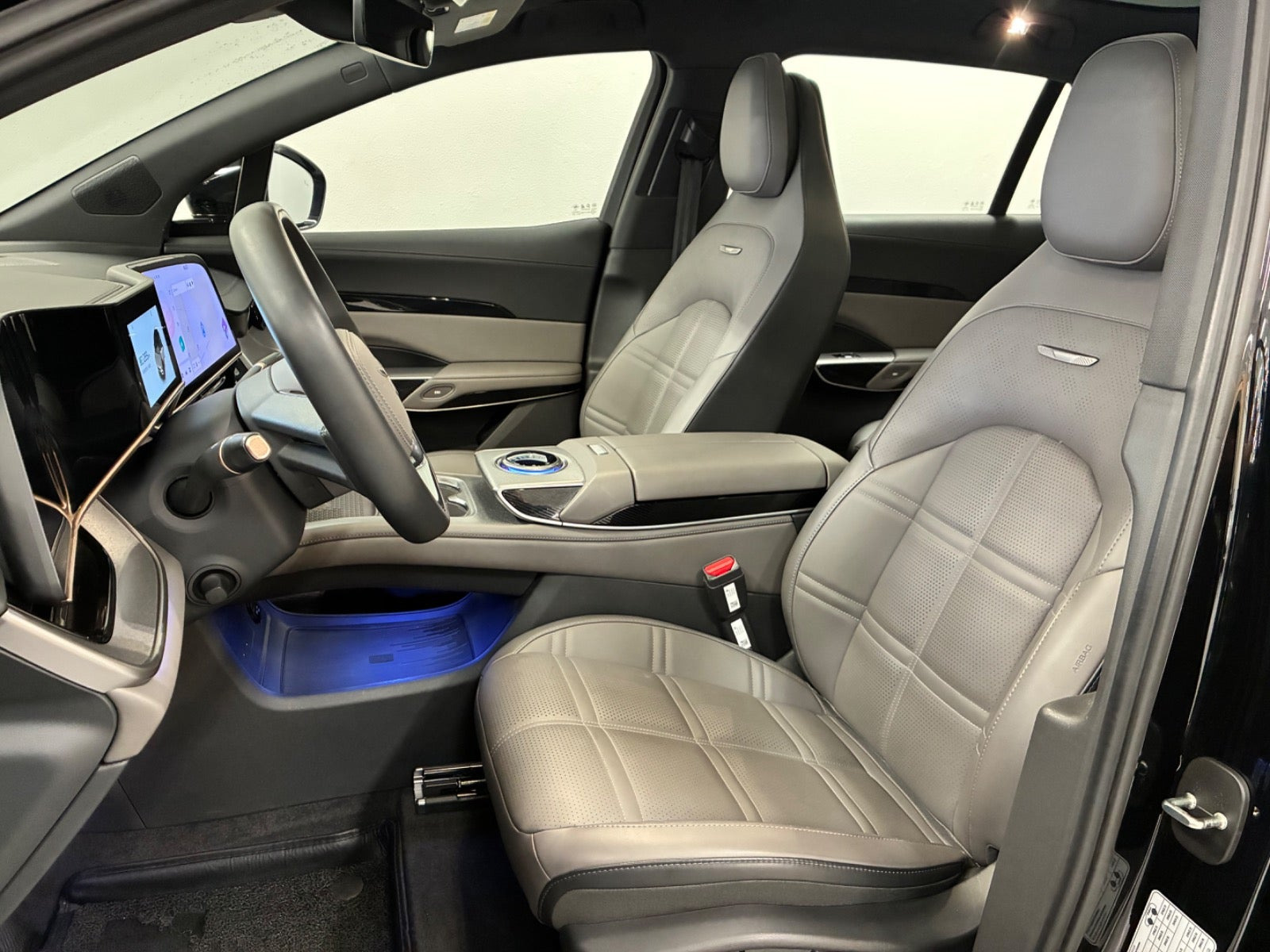 Sort Hongqi EHS7 fra 2025