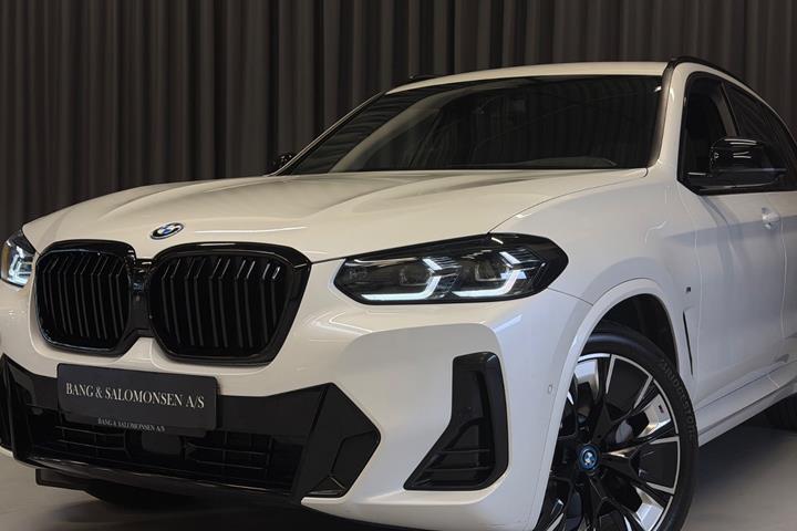 Hvid BMW iX3 fra 2022