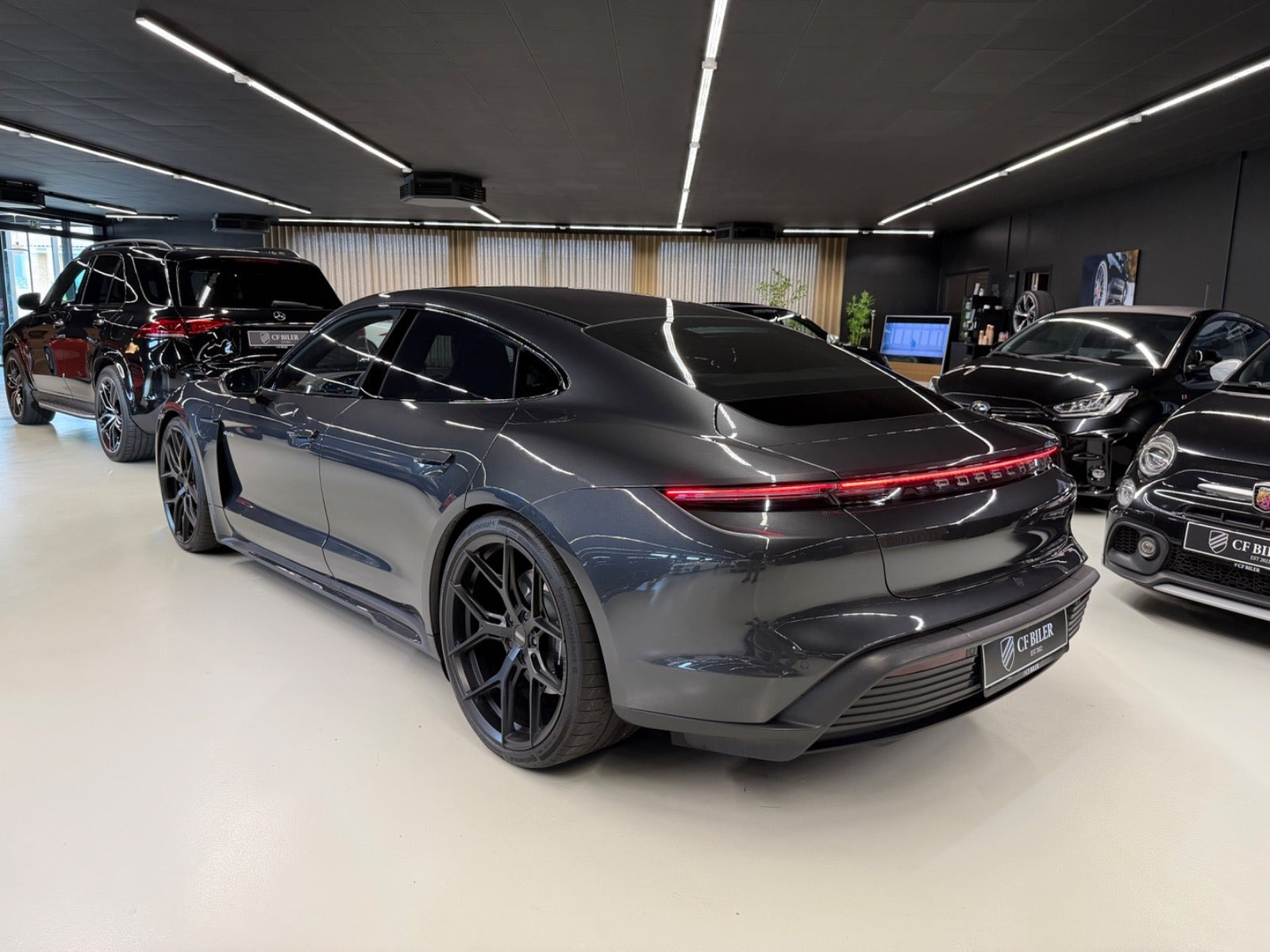 Sort Porsche Taycan 4S fra 2021