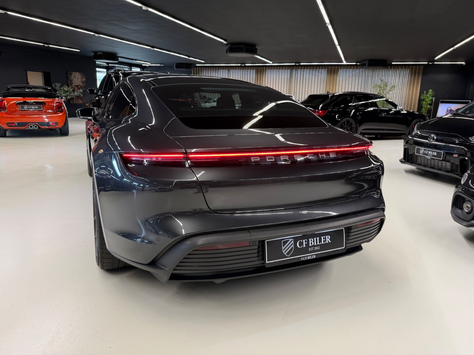 Sort Porsche Taycan 4S fra 2021