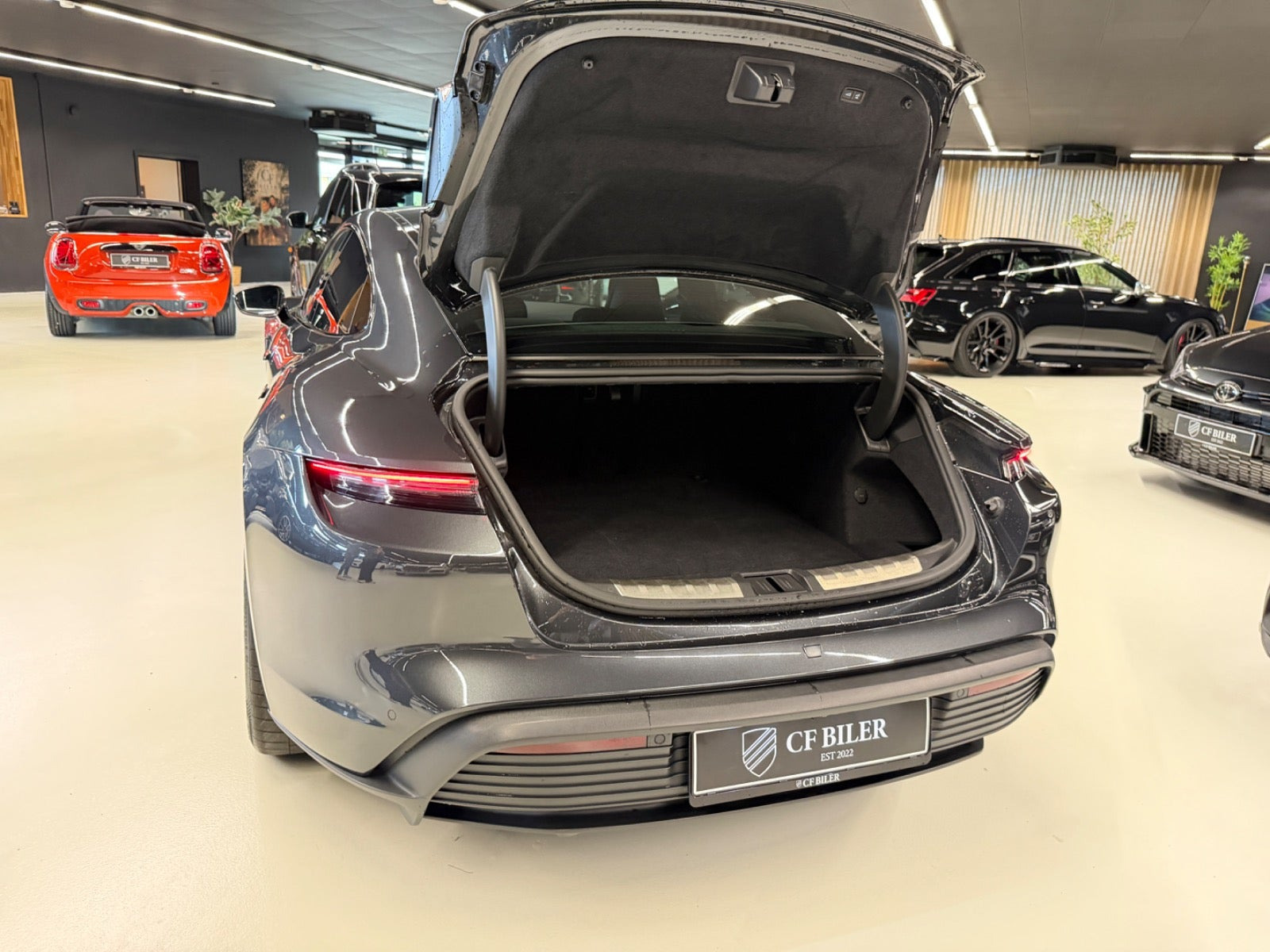 Sort Porsche Taycan 4S fra 2021