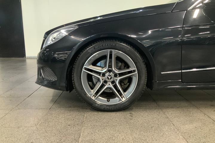 Sort Mercedes E350 fra 2014