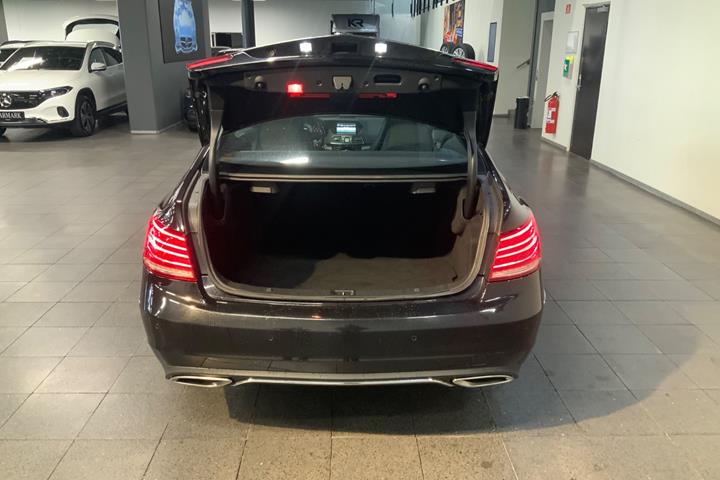 Sort Mercedes E350 fra 2014