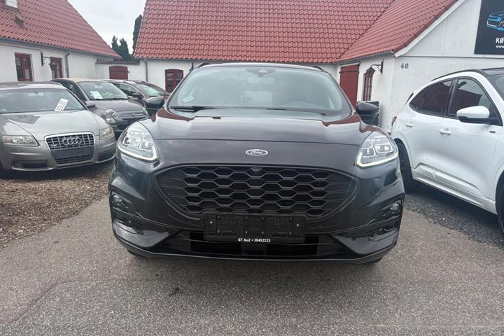Sort Ford Kuga fra 2023