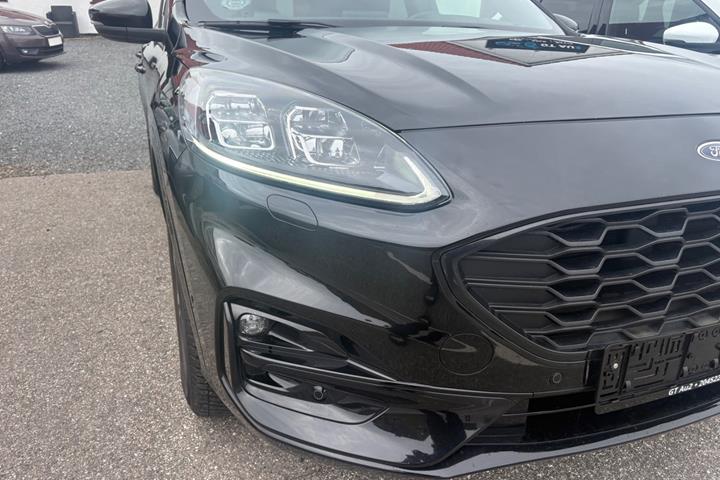 Sort Ford Kuga fra 2023