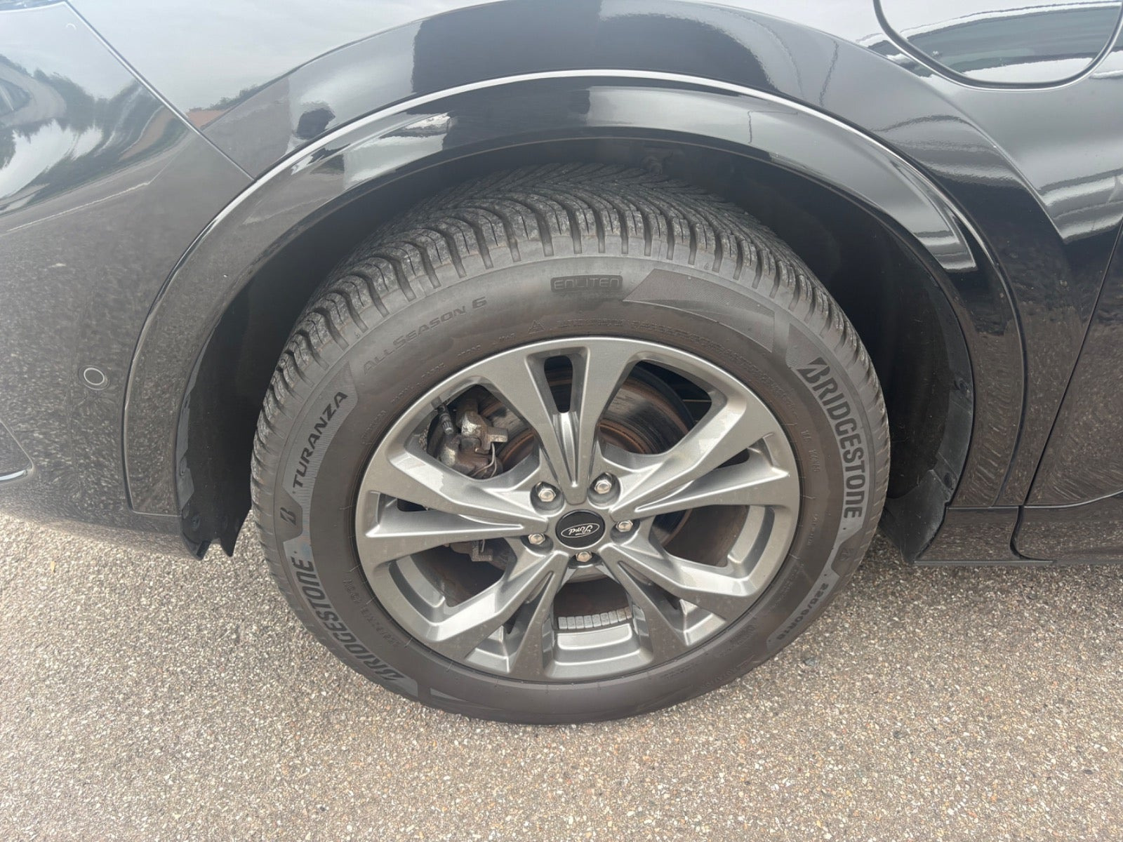 Sort Ford Kuga fra 2023