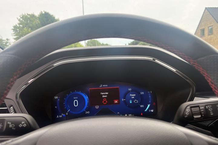Sort Ford Kuga fra 2023