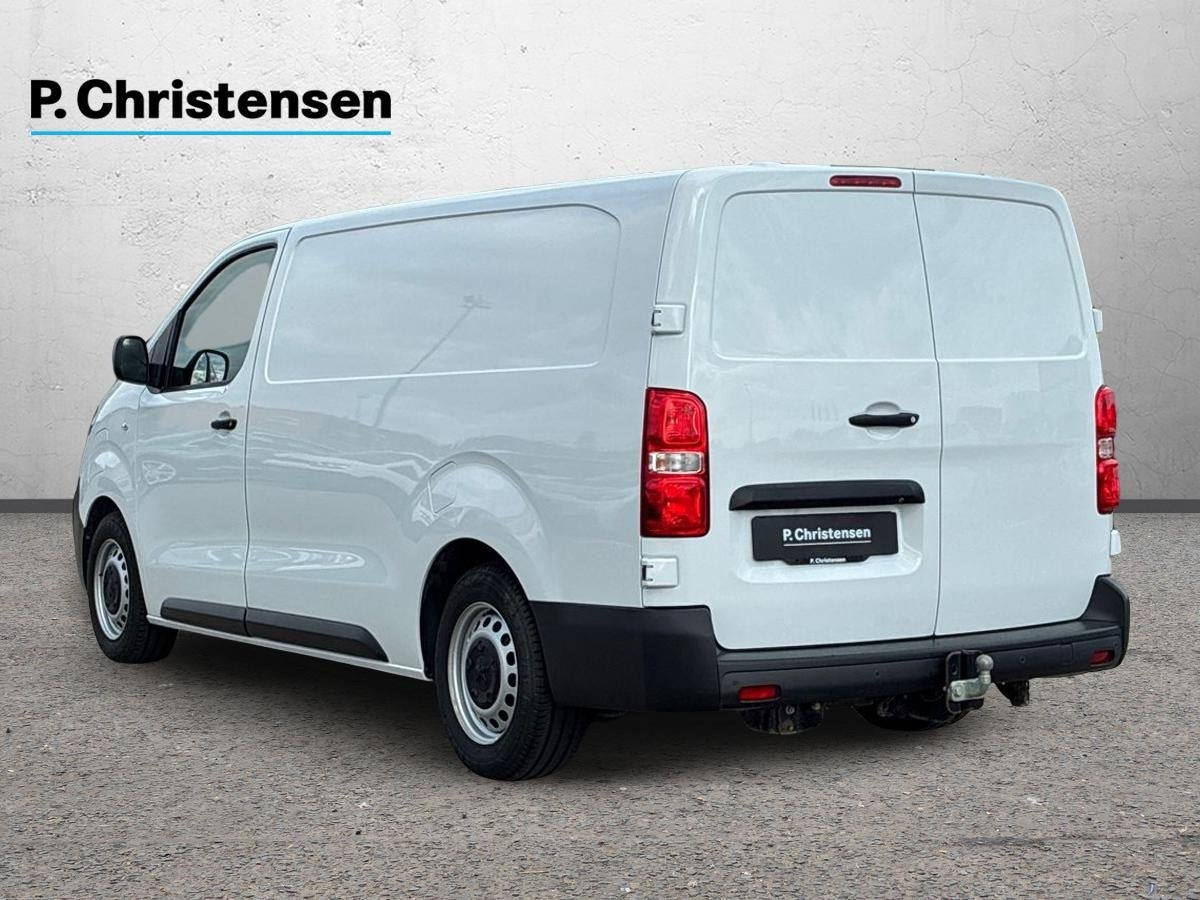 Hvid Peugeot e-Expert fra 2023